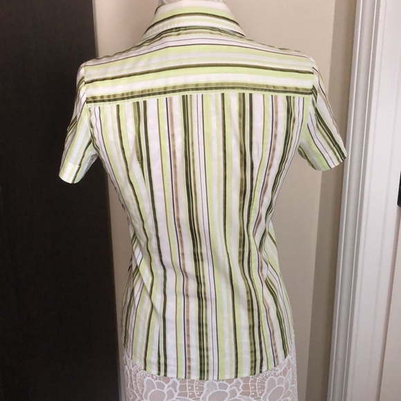 LIKE NEW Condition NEW YORK&company short sleeve button down shirt sizeXS multi - Picture 5 of 7